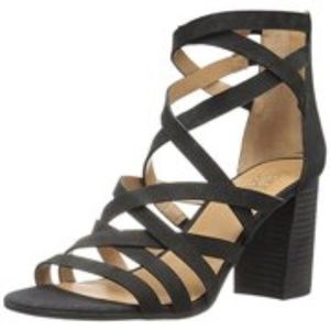 NEW 🎉🎉Franco Sarto Black suede leather  size 8